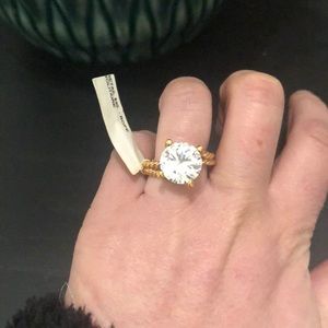 Gorgeous solitaire stone ring